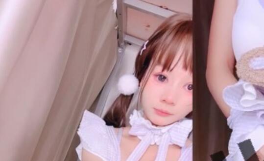 粉嫩女大@白虎萝莉幼幼 宿舍尺度福利秀[3V/3.63G]